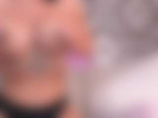 Live cam show with Rileynoxx - Gray Eyes on xxxlivecams.org