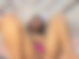 Live cam show with roosalysmitth - Black Hair on Camming Site
