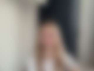 Live cam show with AndreaMordeci - Smoking on Camsoda