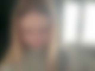 Live cam show with AndreaMordeci - Blonde Hair Fetish on Milfs Live