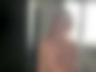 Live cam show with AndreaMordeci - College on StripNow
