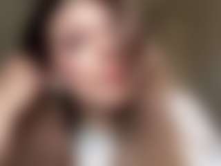 Live cam show with Lora - New Brown Eyes on Camiplay Live