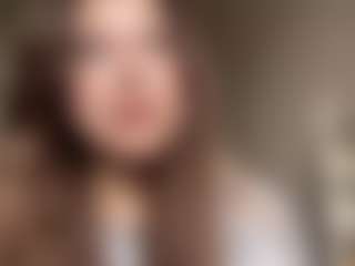 Spettacolo in cam dal vivo con Lora - Fingers su Camsoda