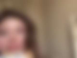 Live cam show with Lora - Sexy on madthumbs