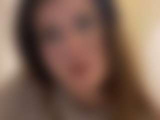 Live cam show with Lora - Thin on Camsoda