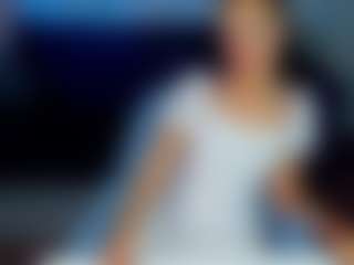 Live cam show with Caroline - Thong on camwithhim.com