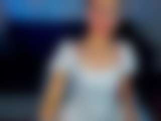 Live cam show with Caroline - Petite Young Adult on CamwithHer