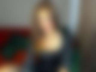 Live cam show with Caroline - Orgasm on xblisslive.com