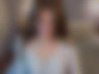 Live cam show with Caroline - Brown Hair Teen (18+) on SinfulBabes