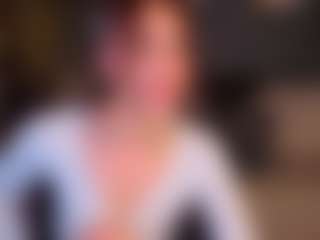 Live cam show with Caroline - Brown Hair Teen (18+) on liverealitysex.com
