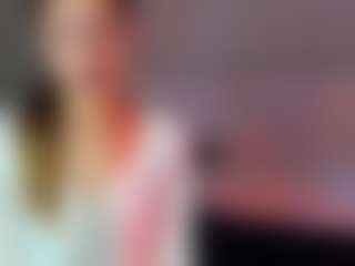 Live cam show with Caroline - Sex on StripNow