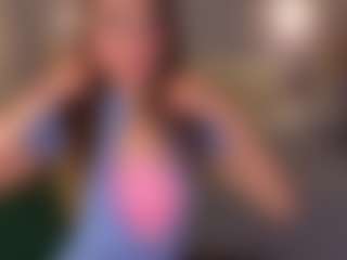 Live cam show with Caroline - Thong on sexylive.show