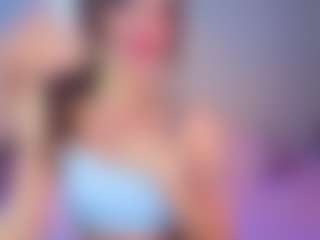 Live cam show with Caroline - Brown Hair on Camsoda