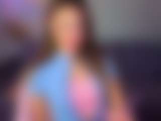 Live cam show with Caroline - College Brown Hair on 1on1-livenow