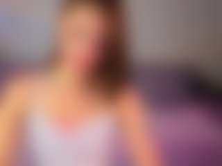 Live cam show with Caroline - Play on Camsoda