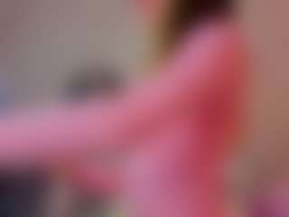Live cam show with Caroline - Fit on intimatelivegirls.com