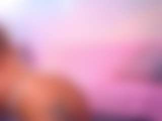 Live cam show with Caroline - Oil on Camsoda