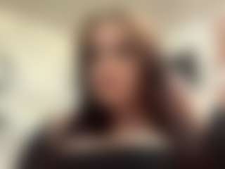 Live cam show with EmmaSheets - Blowjob on eurowanks.com