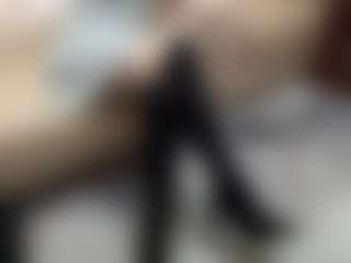 Live cam show with EvitaSarconi - Genital Piercings on Camsoda