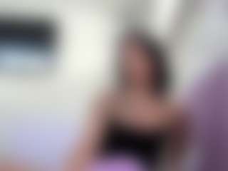 Live cam show with HenriettaRiske - New Brown Eyes on eurowanks.com