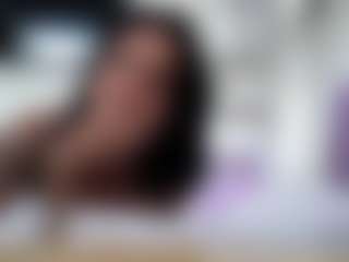 Live cam show with HenriettaRiske - New Petite on Lustler