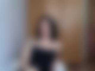 HenriettaRiske's Live Sex Cam Show