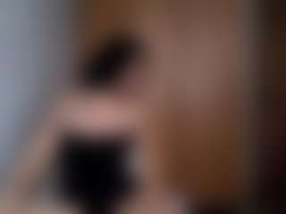 HenriettaRiske's Live Sex Cam Show