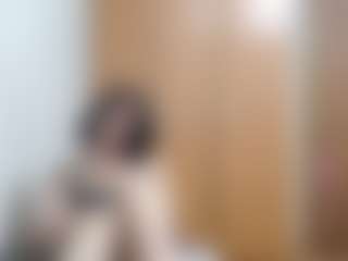 Live cam show with HenriettaRiske - Strip on madthumbs