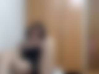 HenriettaRiske's Live Sex Cam Show