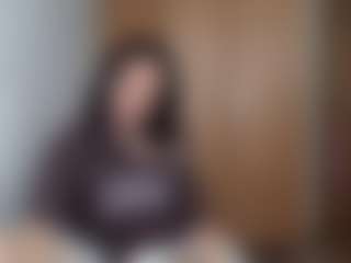 Live cam show with HenriettaRiske - Brown Eyes Big Tits on CSO-WL