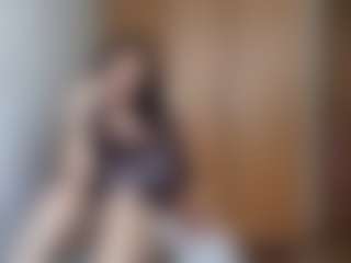 HenriettaRiske's Live Sex Cam Show