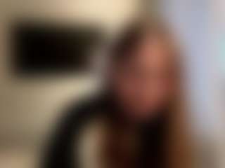 Live cam show with KimberelyLudera - Blowjob on Latina Girls