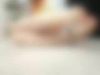 Live cam show with Stella - Upskirt on Uber Horny