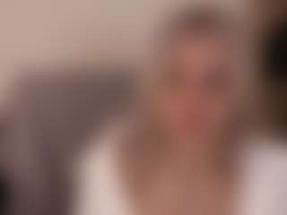 Live cam show with MarloweHarrington - Skinny on CamwithHer