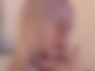 Live cam show with MarloweHarrington - Moaning on liverealitysex.com