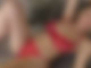 Live cam show with Milky-Wayx - Strip on Milf Play