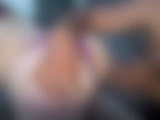 prettyypeach's Live Sex Cam Show