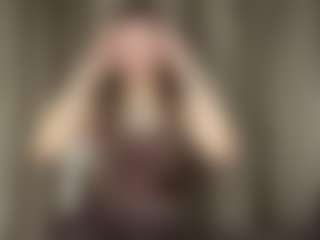 Live cam show with SeeSnelgrove - Fingering MILF on milfzrlive.com
