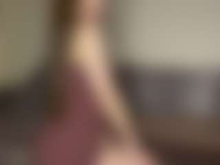 Live cam show with SeeSnelgrove - Petite on Latina Girls