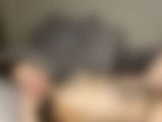 SeeSnelgrove MILF webcam performer live streaming