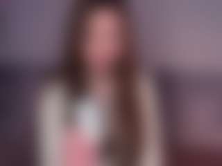 SeeSnelgrove MILF webcam performer live streaming