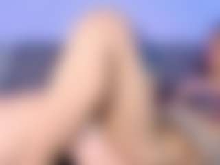 Live cam show with Abaylinares - Hairy Pussy on liverealitysex.com