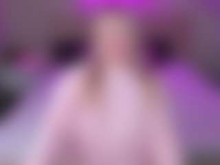Live cam show with Effie-Leee - Average on Camsoda