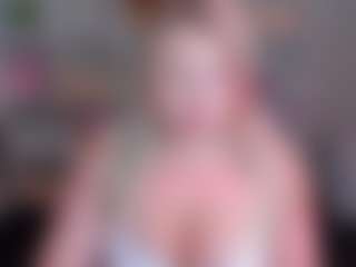 Live cam show with Effie-Leee - Smoking on Streamer API