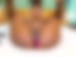 indiramoreau's Live Sex Cam Show