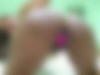indiramoreau's Live Sex Cam Show