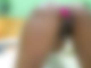 indiramoreau's Live Sex Cam Show