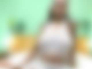 indiramoreau's Live Sex Cam Show
