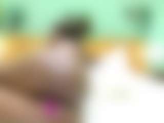 indiramoreau's Live Sex Cam Show