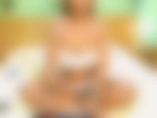 Live cam show with indiramoreau - Ebony Big Tits on AdultVida.com